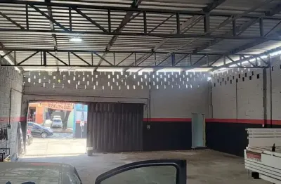 Barracão / Galpão / Depósito para alugar na Avenida Artur Guimarães, 1201, Santa Cruz, Belo Horizonte por R$ 4.950