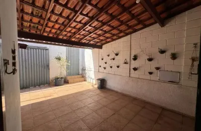 Casa com 2 quartos à venda na melissa, 111, jaqueline, belo horizonte por r$ 430.000
