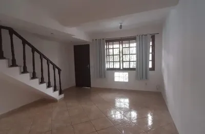 Alugo casa com 2 suítes na freguesia em condomínio fechado com ótima localização