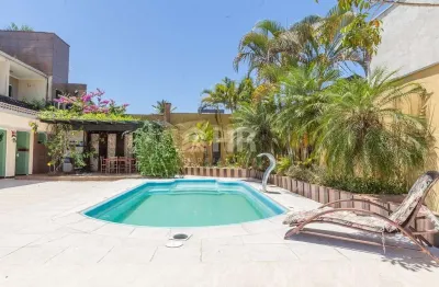 Casa com 7 quartos à venda na rua valdir müller, 988, caiobá, matinhos, 300 m2 por r$ 3.150.000