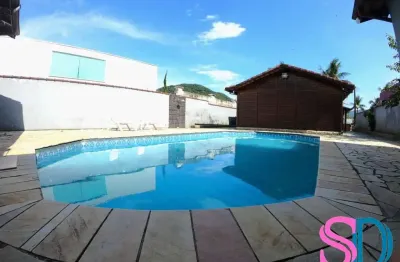 Casa com 4 quartos e piscina, em loteamento fechado, para venda ou locação definitiva, ubatuba - sp