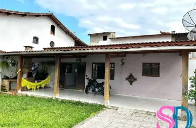Ótima casa para venda, a 300 m da praia do lázaro, em ubatuba - sp