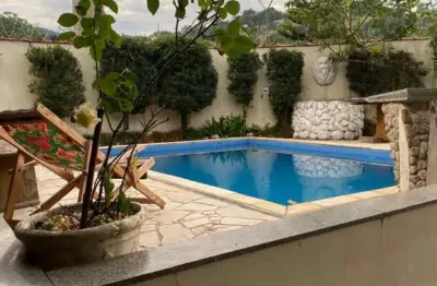 Lindo sobrado com 4 dormitorios e piscina, bairro jardim samambaia em ubatuba - sp