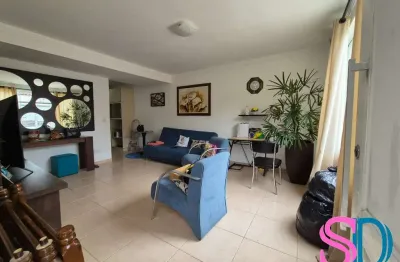 Casa tipo sobrado, com 3 dormitórios, para venda, com excelente localização no bairro estufa ll, ubatuba - sp