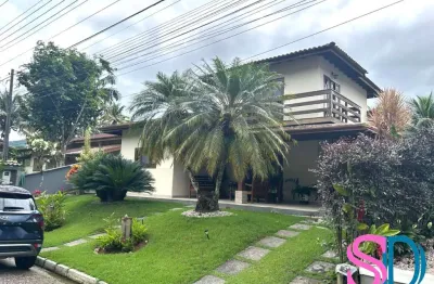Casa com 3 dormitórios e piscina, em condomínio fechado, no horto florestal, em ubatuba - sp