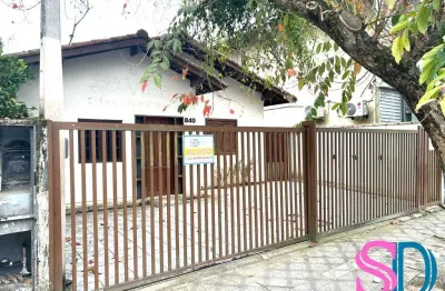 Casa com 5 dormitórios, para locação definitiva, no centro de ubatuba - sp