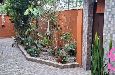 Linda casa aconchegante com 4 quartos no parque vivamar em ubatuba/sp
