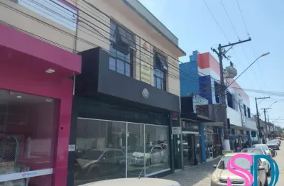 Imóvel comercial de alto potencial disponível para locação no centro de ubatuba.
