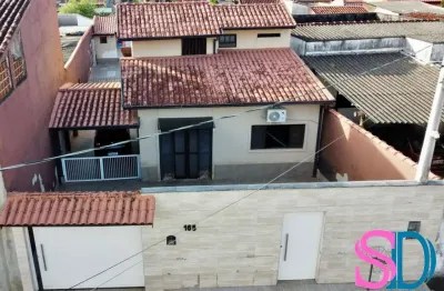 Residência ampla, no loteamento sato (morro do algodão) em caraguatatuba com 02 dormitórios, escritório, mesanino e área gourmet.