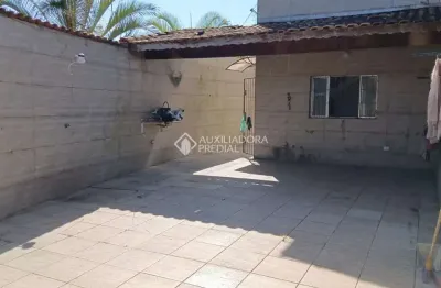 Casa com 2 quartos à venda na francisco munhoz cegarra, 446, balneário plataforma, mongaguá, 250 m2 por r$ 330.000
