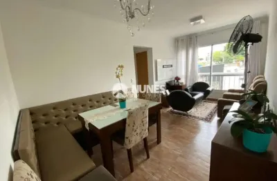 Apartamento recém-reformado, com 62m², distribuídos em 2 dormitórios (1 suíte), 2 banheiros, 2 vagas