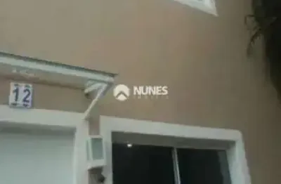 Casa recém reformada de 02 dormitórios em condomínio fechado em cotia