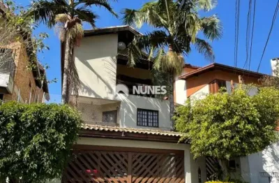 Lindo sobrado à venda em condomínio fechado - 202 m² construídos - 250 m² de terreno