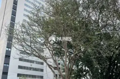 Studio mobiliado com 01 quarto, com ótima localização no brooklin/sp.