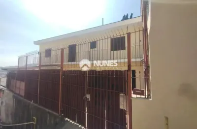 Casa assobradada com 3 quartos no bairro vila dos remédios.