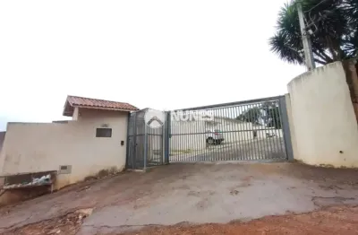 Casa térrea c/ 03 quartos, em condomínio residencial  tijuco preto-cotia