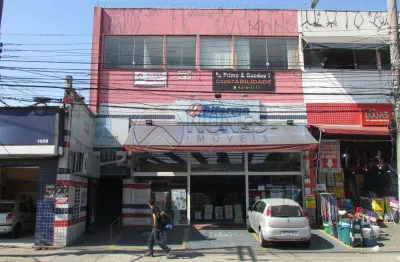 Ponto comercial com 60 m², salão livre e versátil, ideal para diferentes tipos de negócios.