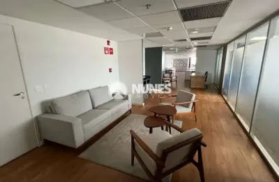 Sala comercial com 496 m²,  livre e versátil, ideal para diferentes tipos de negócios.