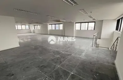Sala comercial com  408 m², livre e versátil, ideal para diferentes tipos de negócios.