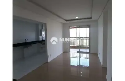 Apartamento com 3 quartos para alugar no Jardim Tupanci, Barueri 