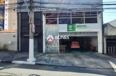 Ponto comercial com 359,80 m², galpão livre e versátil, ideal para diferentes tipos de negócios.