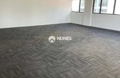 Sala comercial com 130,95 m²,  livre e versátil, ideal para diferentes tipos de negócios.