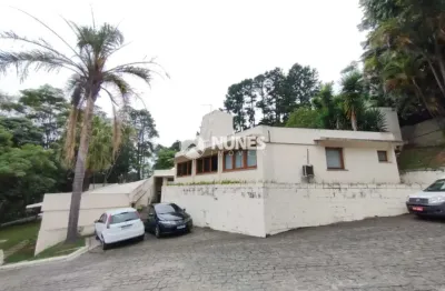 Sala comercial com 27 m², salão livre e versátil, ideal para diferentes tipos de negócios.