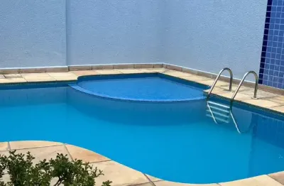 Casa Duplex em condomínio fechado com piscina no centro de  porto