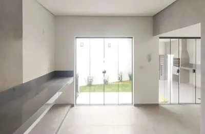 Casa à venda no santana em varginha com churrasqueira, 2 quartos, 1 suíte, 2 banheiros e 2 vagas