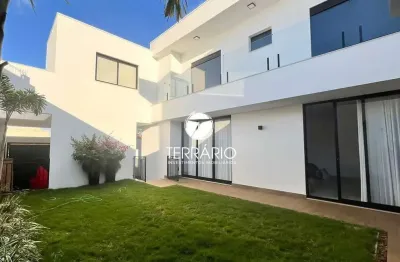 Casa à venda no treviso em varginha com churrasqueira, 3 quartos, 1 suíte, 3 banheiros e 2 vagas