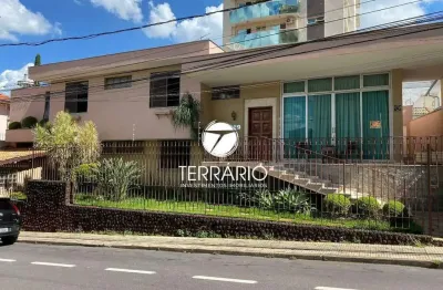 Casa à venda no centro em varginha com 2 quartos, 2 suítes, 3 banheiros, churrasqueira e 2 vagas
