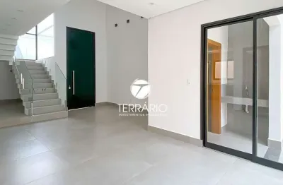 Casa à venda no treviso em varginha com 2 quartos, 1 suíte, 4 banheiros, churrasqueira e 3 vagas