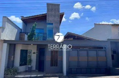 Casa à venda no sagrado coração ii em varginha com 4 quartos, 1 suíte, 2 banheiros, churrasqueira e 2 vagas