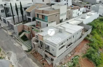 Casa à venda no parque são josé em varginha com piscina 3 quartos, 1 suíte, churrasqueira e 3 vagas