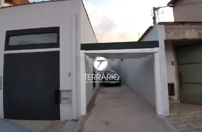 Casa à venda no parque das américas em varginha com 3 quartos, 1 suíte, 2 banheiros e 2 vagas