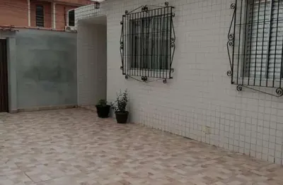 Casa com 2 quartos à venda na rua vinte e um de setembro, 183, parque bitaru, são vicente por r$ 400.000