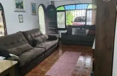 Casa com 4 quartos à venda na rua carlos martiniano de andrade bitencourt, 514, aviação, praia grande por r$ 660.000