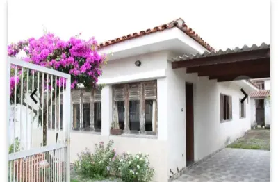 Casa com 2 quartos à venda na capitão manoel bento, 146, centro, itanhaém por r$ 700.000