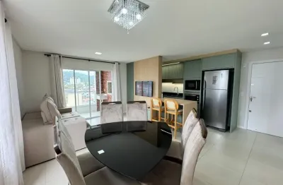 Apartamento novo, todo mobiliado e decorado em localização privilegiada!