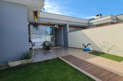 Belíssima casa a 500 metros do mar balneário piçarras !!