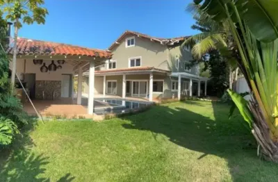 Casa triplex à venda no condomínio santa mônica personal, barra da tijuca