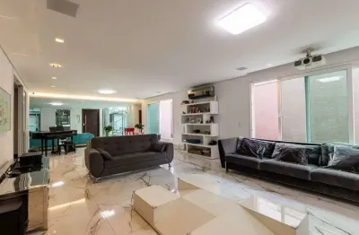 Casa para venda tem 496 metros quadrados com 4 quartos em Alto da Lapa - São Paulo - SP