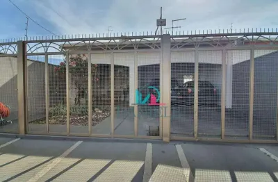 Casa térrea com 3 dormitórios localizada no bairro jardim são jorge.