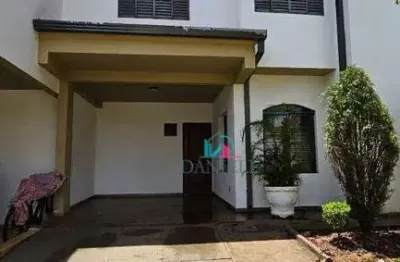 Sobrado com 3 dormitórios localizado no condomínio summertime.