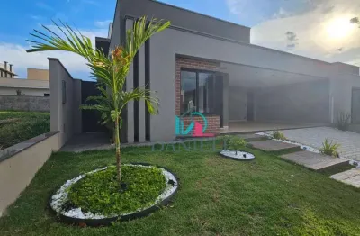 Casa térrea com 3 suítes localizada no condomínio portal das tipuanas.