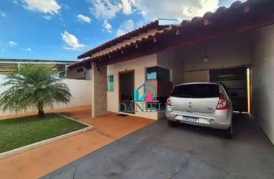 Casa térrea com 2 dormitórios localizada no jardim águas do paiol.