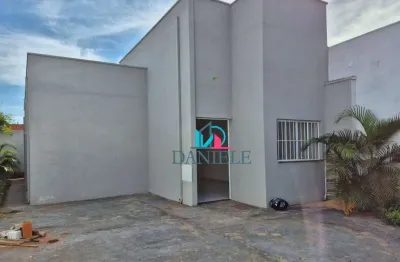 Casa térrea com 2 dormitórios localizada no jardim maria luiza iv.