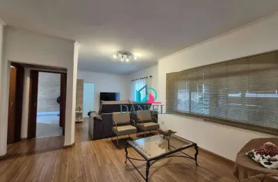 Casa térrea com 2 dormitórios localizada na vila xavier.