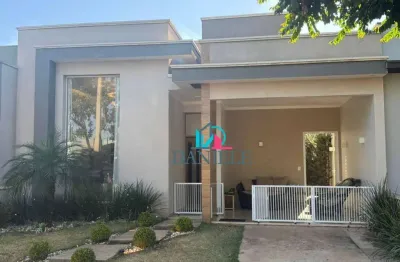 Casa térrea com 3 dormitórios localizada no condomínio alvorada.