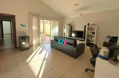 Casa térrea com 3 dormitórios localizada no condomínio villa de aracoara.